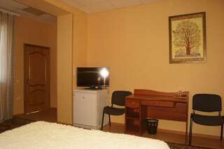 Гостиница Гостевой домик Старый Оскол Двухместный повышенной комфортности (мансарда)-1