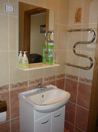 Гостиница Гостевой домик Старый Оскол 2-местный номер комфорт (мансарда)-14