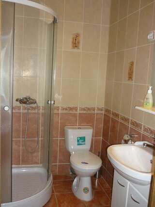 Гостиница Гостевой домик Старый Оскол 2-местный номер комфорт (мансарда)-15