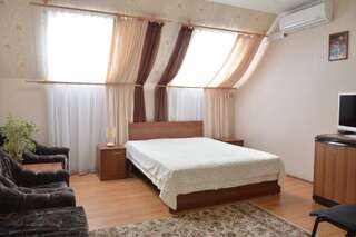 Гостиница Гостевой домик Старый Оскол 2-местный номер комфорт (мансарда)-11